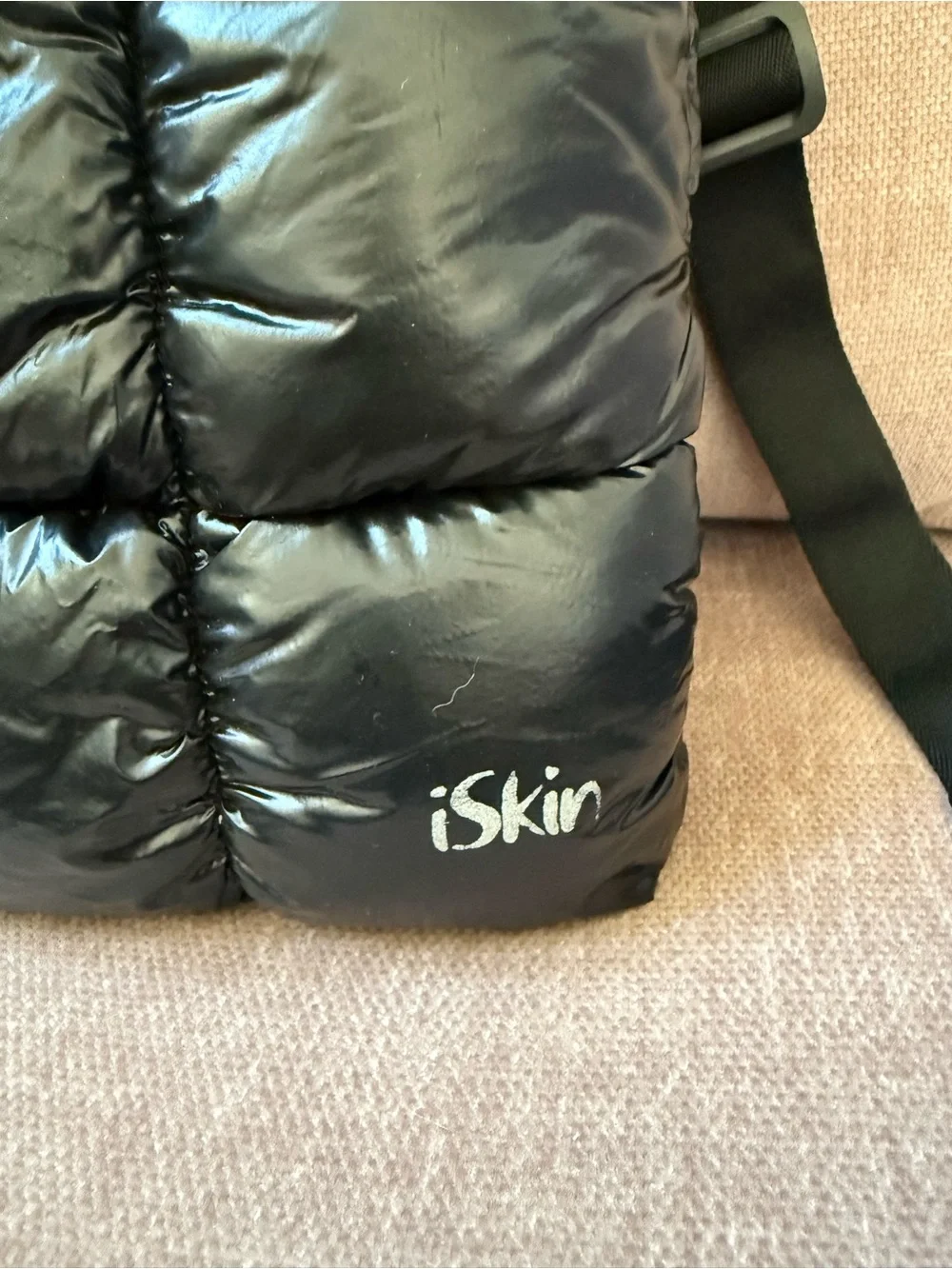 iSkin Black Quilted IPad Carrier Crossbody Bag